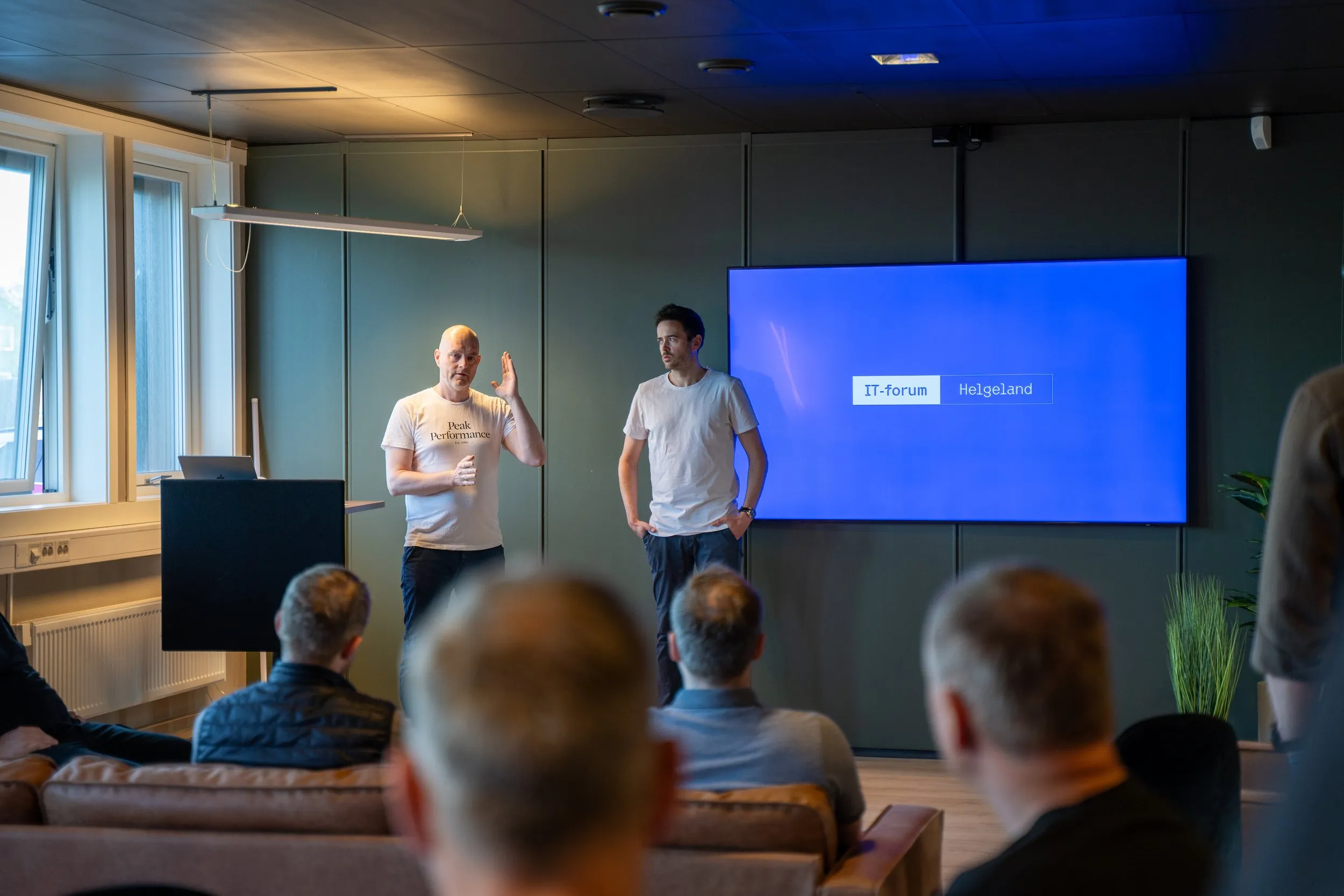 Petter fra RU og Christer fra Tive representerer IT-Forum Helgeland.📷 Benjamin Bøen / Mo Industripark AS.