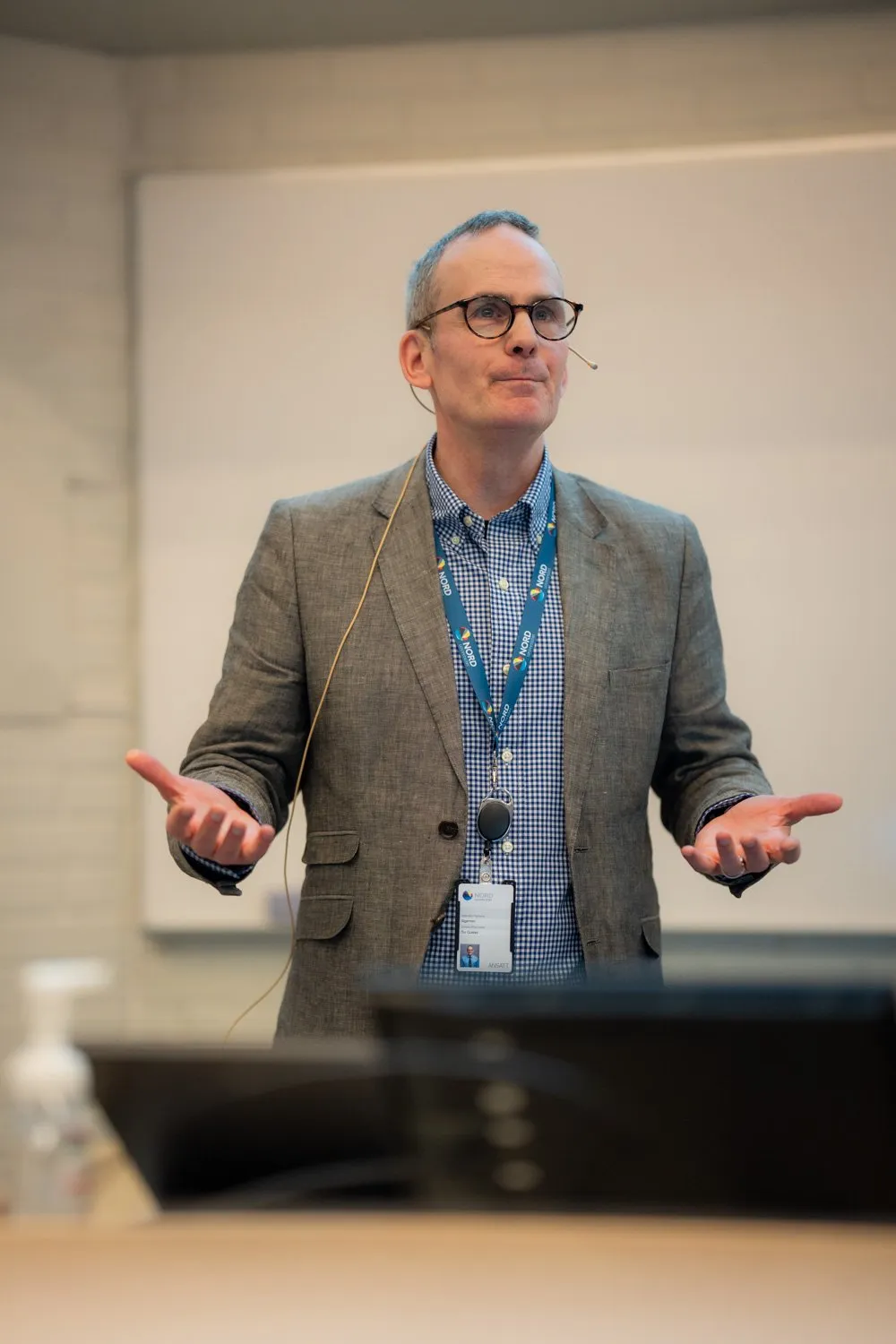 Vi ble med på et dypdykk i konkrete verktøy for forskere.Tor Gustav har holdt lignende workshops tidligere, og har blant annet spennende statestikk på hva forskere bruker mye tid på, som KI kan hjelpe med.Tor Gustav Siegman,Foto TECHLAB