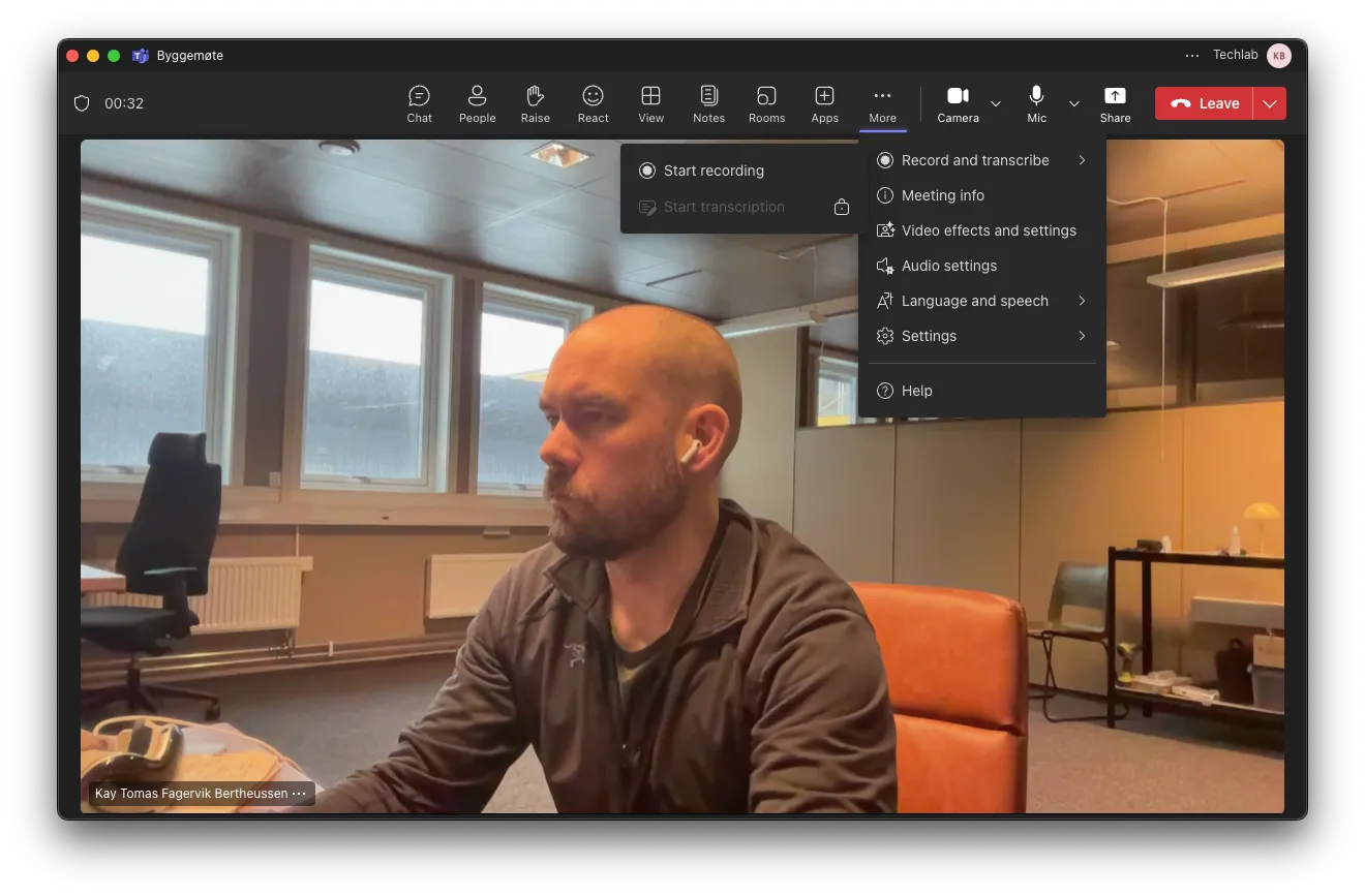 Opptak i Teams. Klikk more (…), Record, Start Recording.